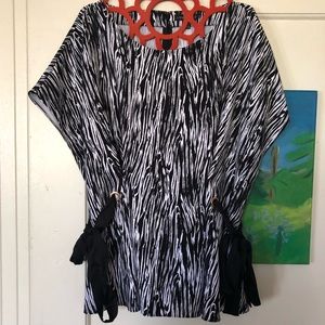 LB Black & White Tie-Waist Blouse